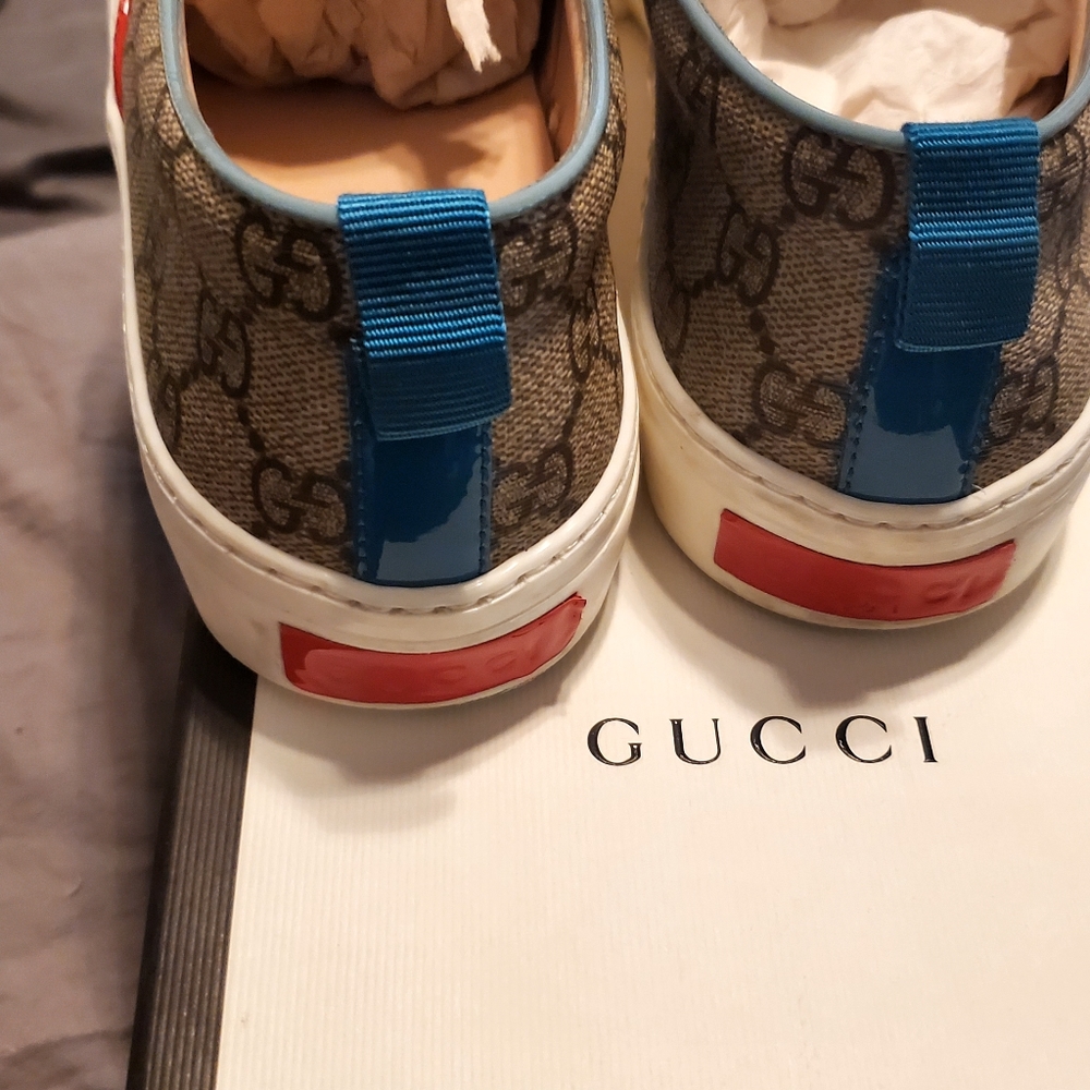 Gucci - Picture 2 of 4